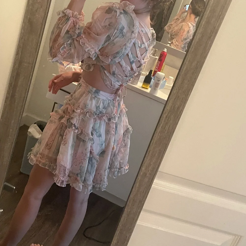 CUT OUT TIE BACK DRESS - Picture 5 of 10